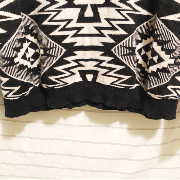 Forever 21 Aztec Print Sweater - Picture 6 of 7
